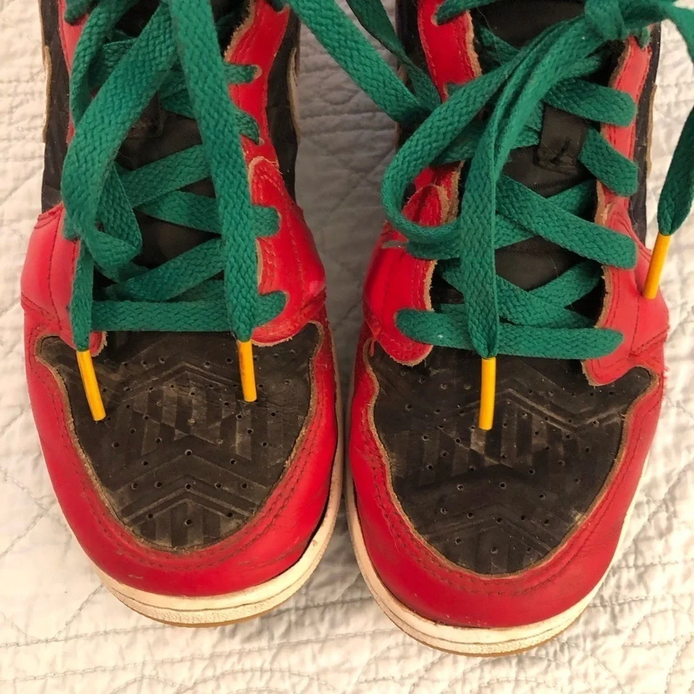 Nike Air Jordan 1 Mid SE Christmas (GS). Youth size 5.5.